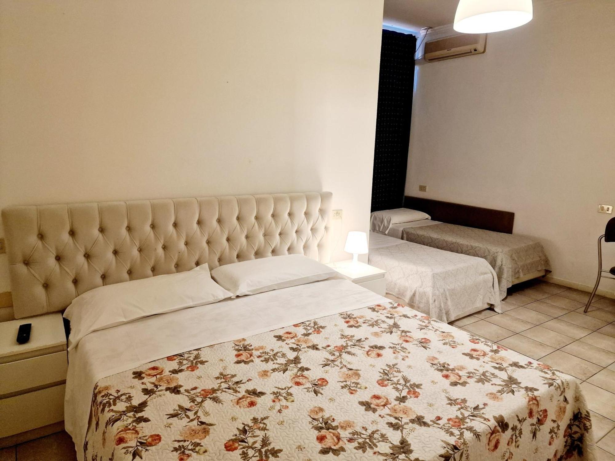 Hotel Firenze 2000 Bagian luar foto